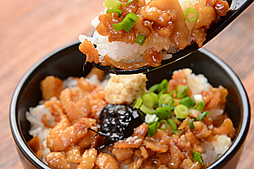 肉めし 一度食べたらやみつき!