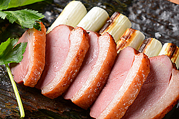 合鴨の燻製炙り焼き