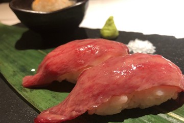 炙り肉寿司