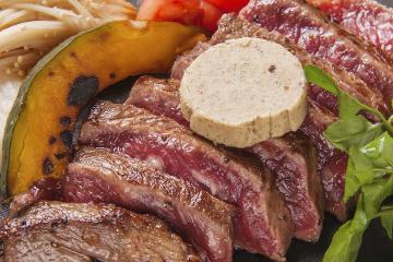 熟成牛の鉄板焼きトリュフバター添え