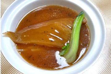 気仙沼産フカヒレの姿煮込み