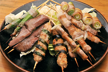豚バラ、牛タン、つくね、オクラ、ネギ