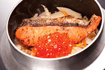 鮭といくらの親子釜飯