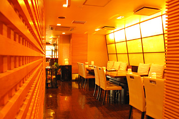 落ち着いた雰囲気の店内