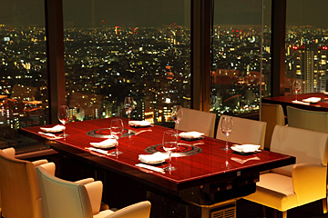 夜景の見える席は予約がおすすめ