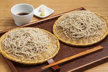 産地の異なる2種類の蕎麦が味わえる「2種盛り」