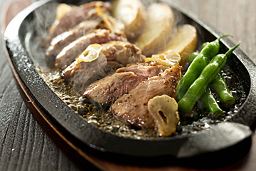 鮪ほほ肉のガーリックステーキ