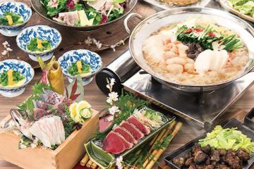 「旬の刺身と極みもつ鍋コース」