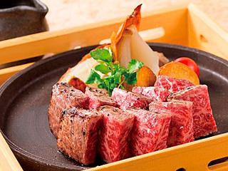 黒毛和牛の炭火焼き