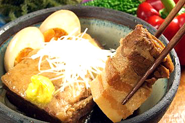 泡盛でじっくり煮込んだとろっとろラフテー