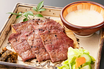 牛タン焼き すいとろ付