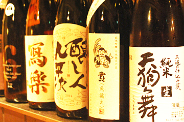 希少な日本酒も揃い、旨い魚と合わせて楽しみたい