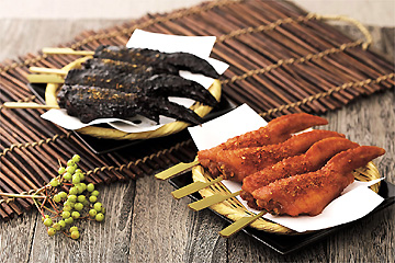 とり鉄名物 黒手羽、赤手羽
