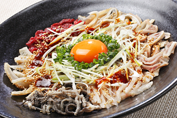 馬肉とホルモンのミックス刺し