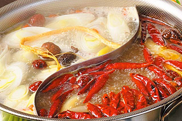 白湯紅油(パイタンホンヨウ)鍋