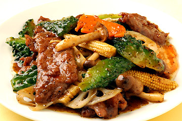 牛肉と季節野菜炒め