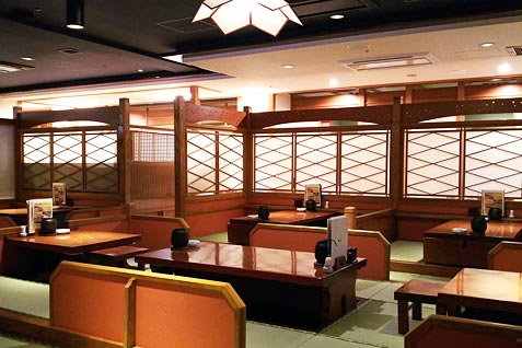 かに道楽 上野店の店内。落ち着いた空間 かに道楽 上野店の店内。落ち着いた空間