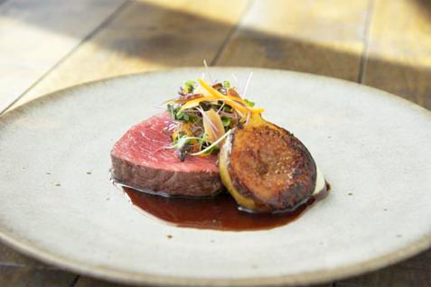 Salt grill & tapas bar by Luke Manganの肉料理 Salt grill & tapas bar by Luke Manganの肉料理
