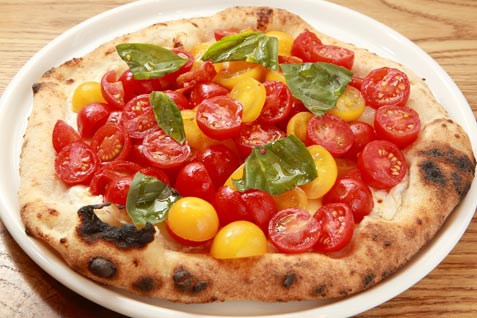 「ピッツァ＆ワインバール エントラータ ナビオ店」の「トマト好きのトマト好きによるトマト好きのためのピッツァ」