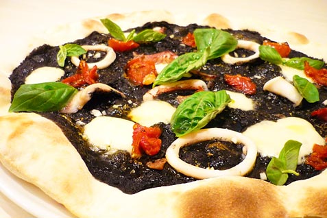 Pizzeria Bar Romanaの「イカ墨のピッツァ」 Pizzeria Bar Romanaの「イカ墨のピッツァ」