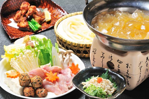 「純系名古屋コーチン 鳥長 曽根崎店」の「コラーゲン生姜鍋」 「純系名古屋コーチン 鳥長 曽根崎店」の「コラーゲン生姜鍋」