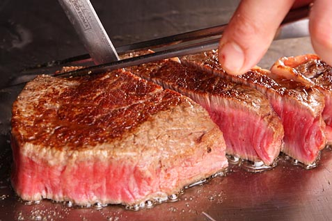 鉄板Diner JAKEN 池袋本店の肉料理一例 鉄板Diner JAKEN 池袋本店の肉料理一例
