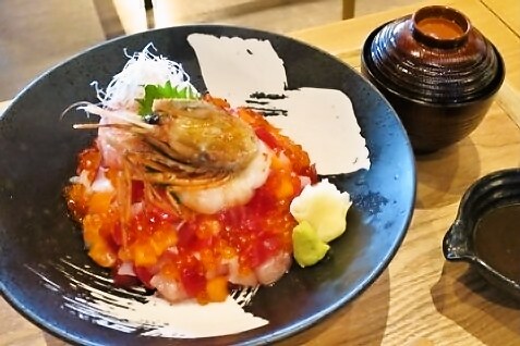 『魚河岸 次郎松』の海鮮丼 『魚河岸 次郎松』の海鮮丼