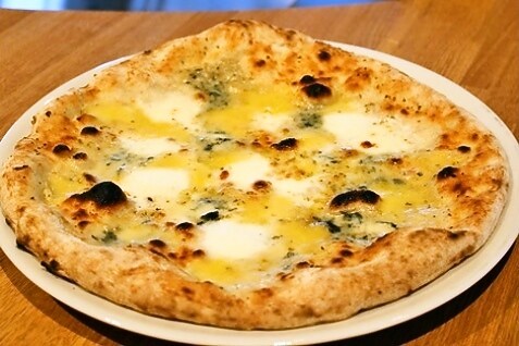 『GOOD CHEESE GOOD PIZZA』の「アルピーノ」 『GOOD CHEESE GOOD PIZZA』の「アルピーノ」