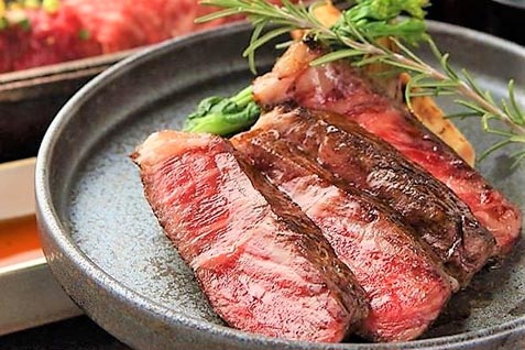「しゃぶしゃぶ すき鍋 おもき 銀座店」の「松坂牛のステーキ」 「しゃぶしゃぶ すき鍋 おもき 銀座店」の「松坂牛のステーキ」