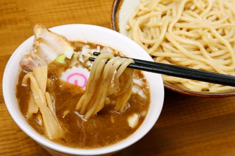 「馳走麺 狸穴」の「濃厚つけ麺」