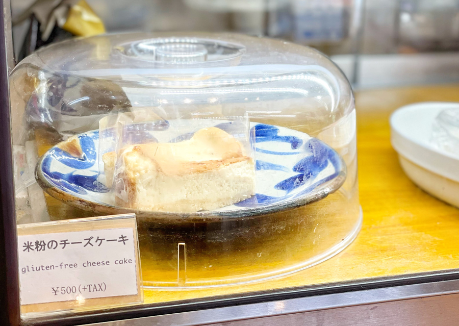 「Onigily cafe」の「米粉のケーキ」