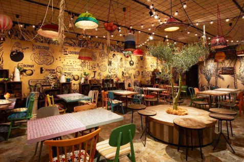 「メルカパーラー ルクア大阪店」の店内