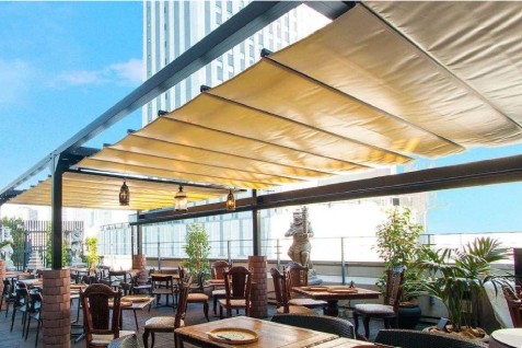 「バリラックス ザ ガーデン 梅田」のテラス席