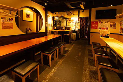 「スパ串酒場 うまいける」店内イメージ