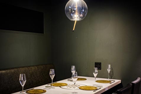 『発酵薬膳焼肉 FOOD LAB 築地』のオシャレな空間